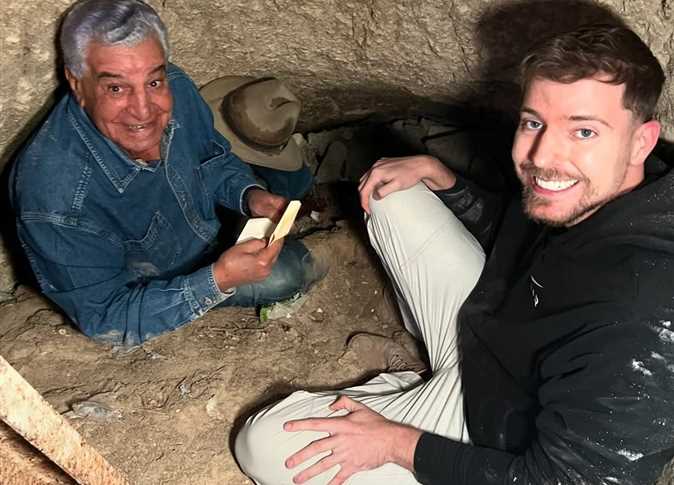 «قضيت 100 ساعة داخل الأهرامات».. الفيديو الترويجي لـ «بيست» يحقق أرقامًا قياسية
